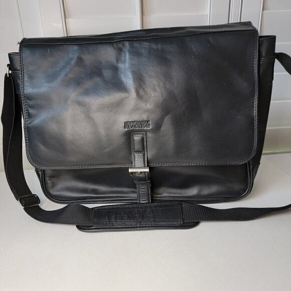 Kenneth Cole Laptop Messenger Bag - Picture 2 of 9